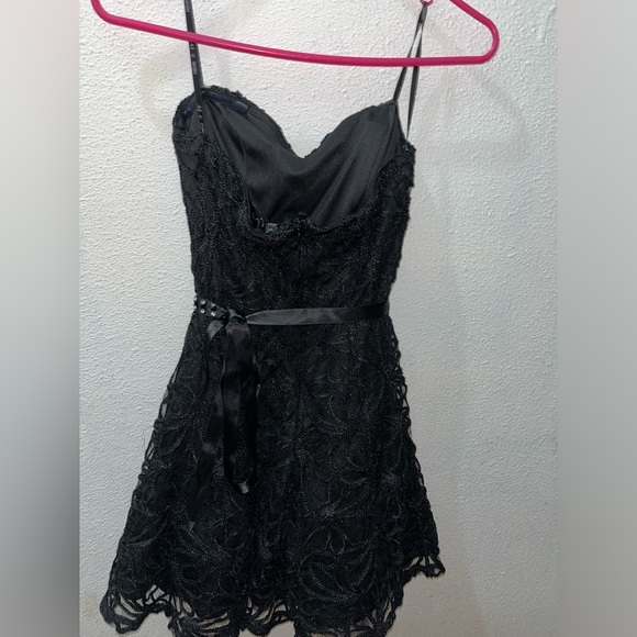 Dress - Picture 2 of 2